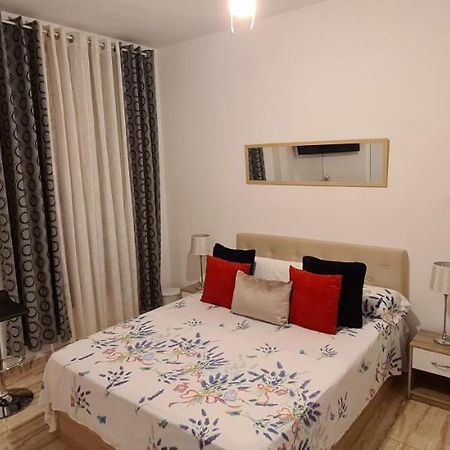 Ggg Hotell Alcalá de Henares Eksteriør bilde