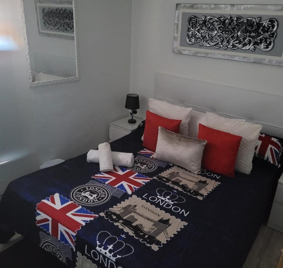 Ggg Hotell Alcalá de Henares Eksteriør bilde